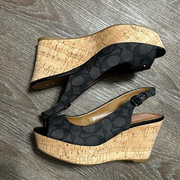 Coach Ferry Gray & Black Peep Toe Slingback Espadrille Wedge
Sandals Size 6.5 - Picture 2 of 10